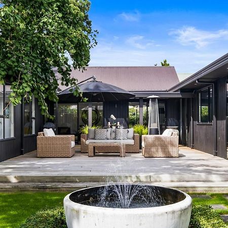 Black Luxury Lodge Blenheim Exterior foto