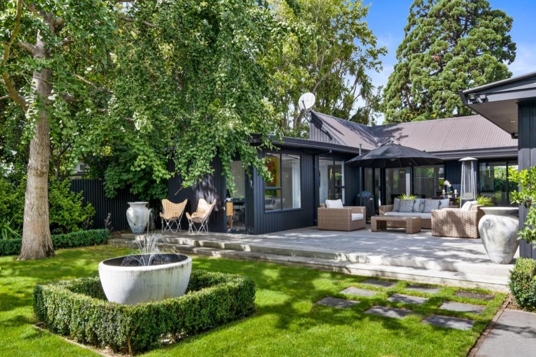 Black Luxury Lodge Blenheim Exterior foto